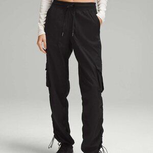 Lululemon Dance Studio Relaxed-Fit Mid-Rise Cargo Pant / Black / Small